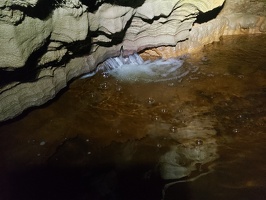 Gour percée